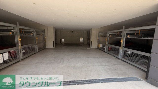 駐車場　エントランス