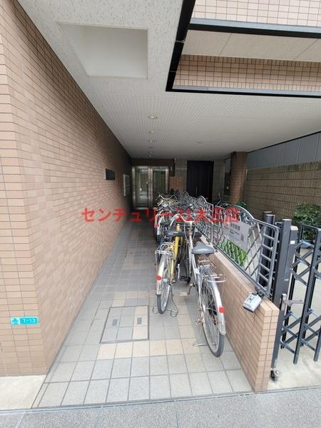 駐車場　★建物入口★