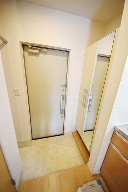 玄関　同タイプイメージです