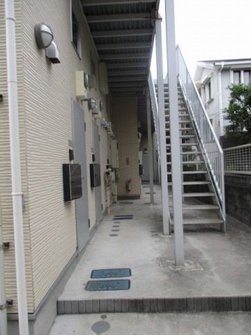 エントランス　写真は別号室になります