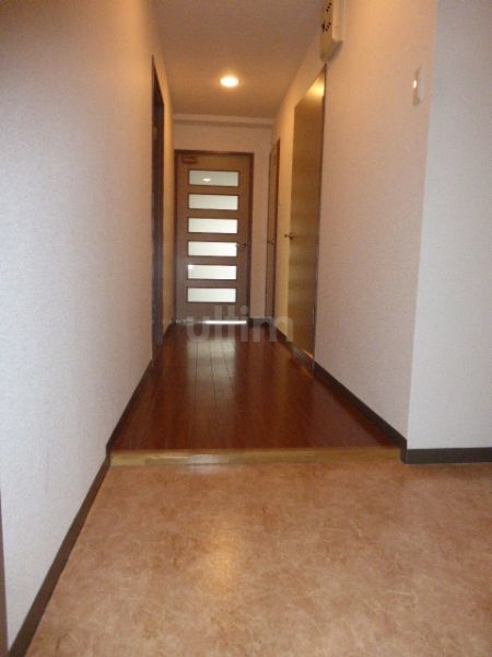 玄関　※同タイプの他のお部屋です