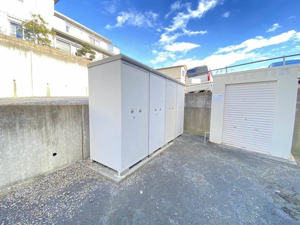 建物外観　ストッカー
