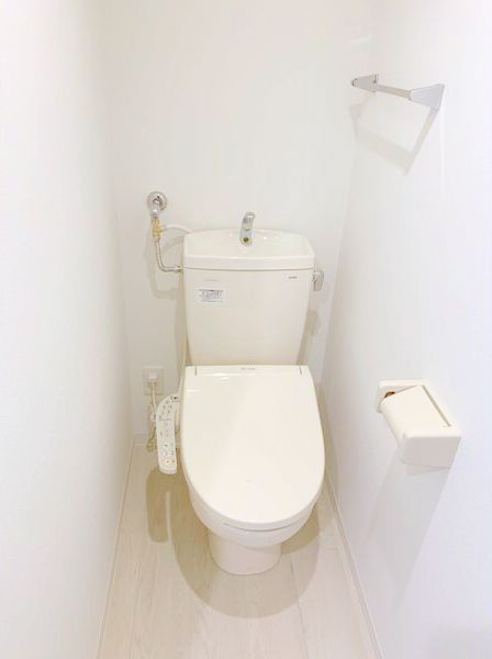 トイレ　ウォシュレット付きトイレです♪