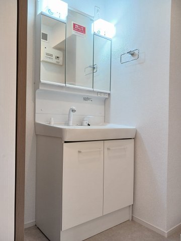 洗面設備　使いやすい洗面所です