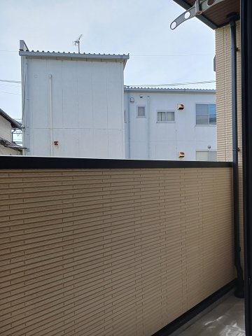 バルコニー　お洗濯にも便利なバルコニー付き