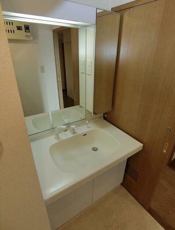 洗面設備　同仕様写真含む
