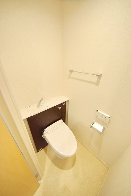 トイレ　★嬉しいウォシュレット付き★