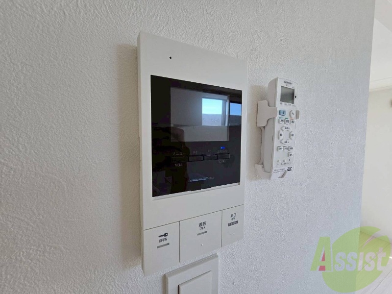 セキュリティ　ＴＶモニター付インターホンです。来客者の顔が見えるので安心！