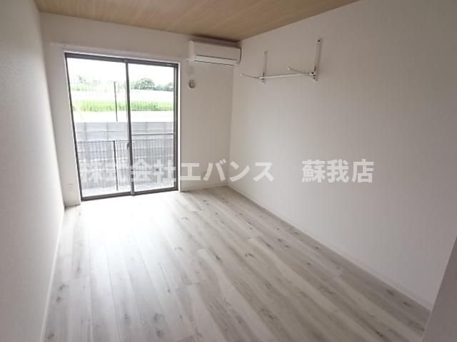 居室・リビング　こちらの居間で趣味の時間をお楽しみください
