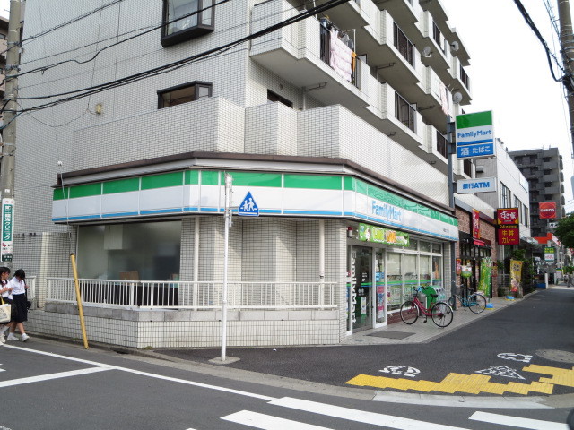 コンビニ　ファミリーマート（コンビニ）まで235m