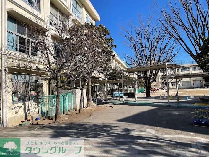 小学校　練馬区立仲町小学校（小学校）まで460m