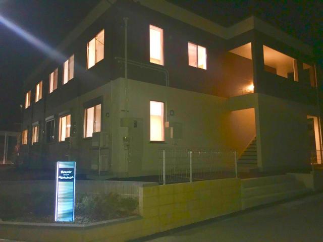 建物外観　外観写真（夜）