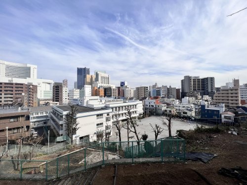 小学校　横浜市立本町小学校（小学校）まで434m