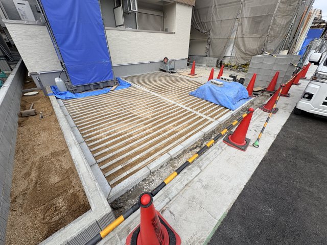 駐車場　建設中