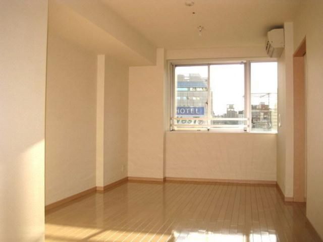 居室・リビング　★日当たり良好で明るいお部屋★