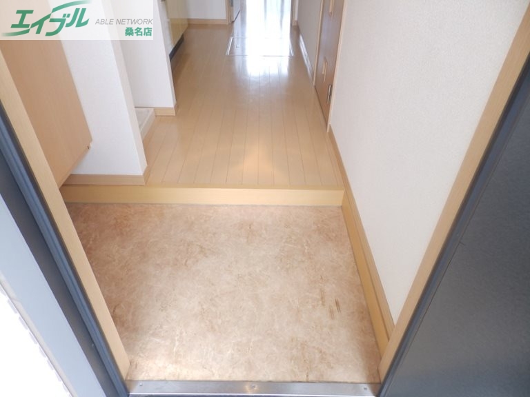 玄関　別部屋同型タイプです。