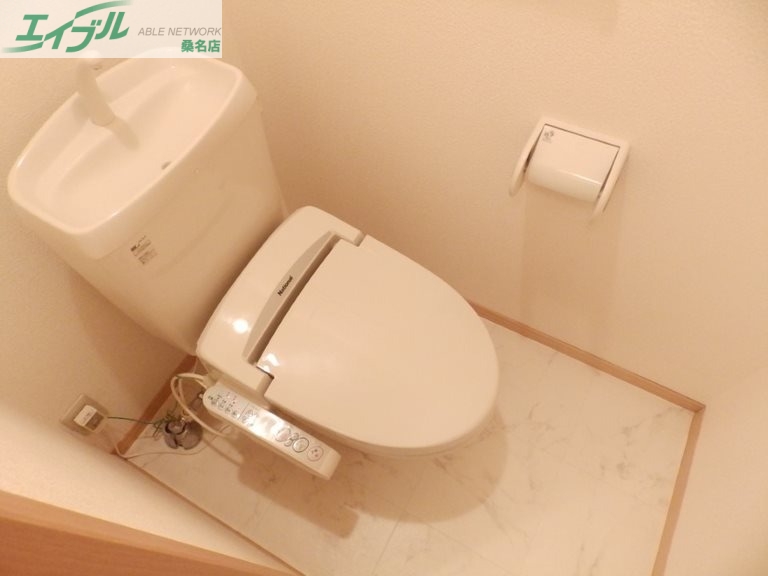 トイレ　別部屋同型タイプです。