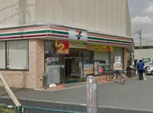 コンビニ　セブンイレブン足立椿2丁目店（コンビニ）まで750m