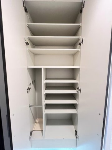 玄関　収納もある玄関です