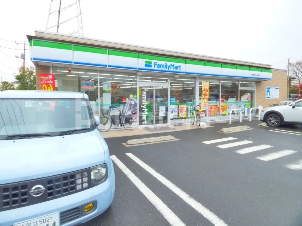 コンビニ　ファミリーマート北葛西ぼうしば通り店（コンビニ）まで300m