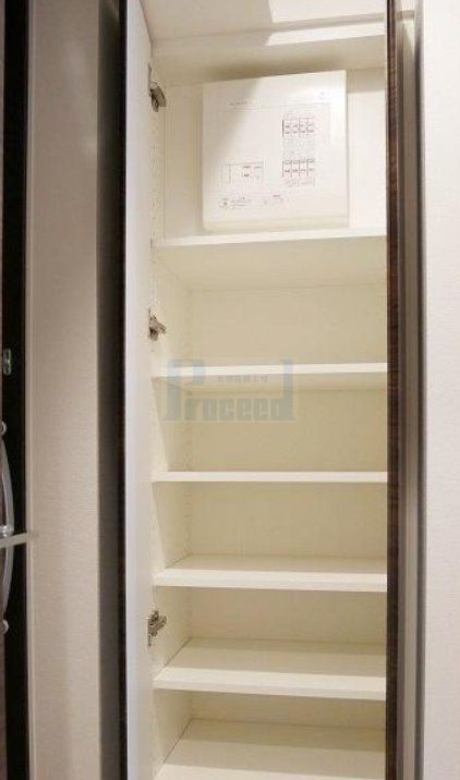 玄関　※別部屋参考写真※現況優先です