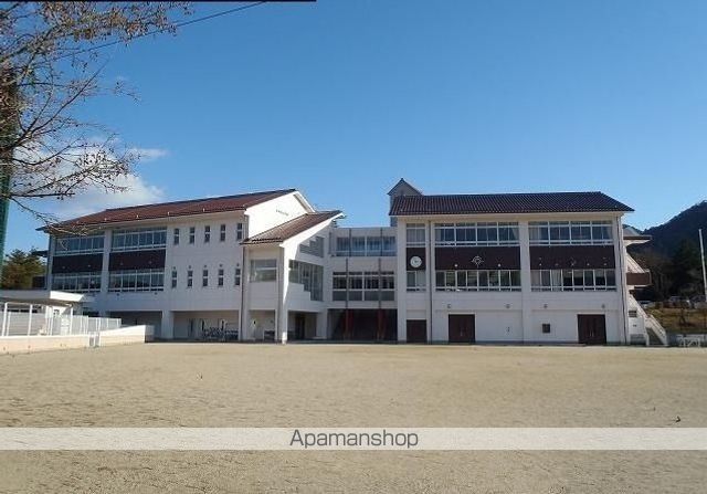 小学校　三永小学校（小学校）まで2000m