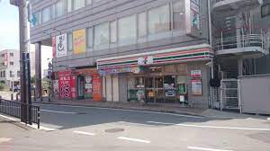 コンビニ　セブンイレブン 明石魚住駅前店（コンビニ）まで702m