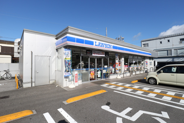 コンビニ　ローソン高知六泉寺町店（コンビニ）まで539m