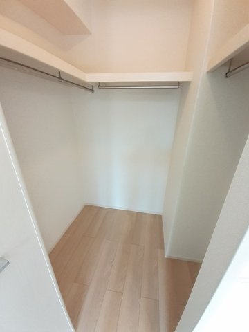 収納　ウォークインクローゼットなので収納豊富です☆