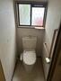 トイレ　手すりもあって誰にも優しいトイレです。