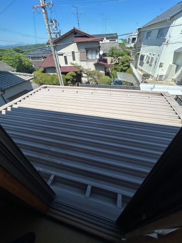 バルコニー　容易に屋根に出られます。