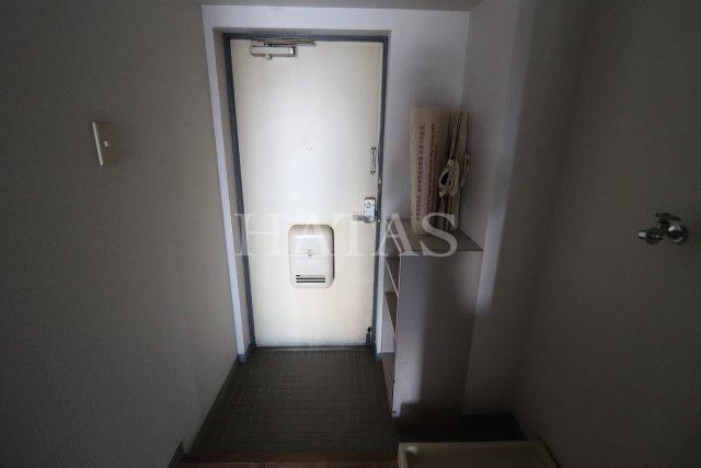 玄関　同物件別部屋、間取りが反転している場合がございます。