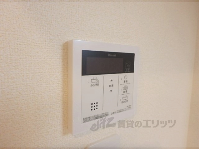 その他設備　給湯器リモコン