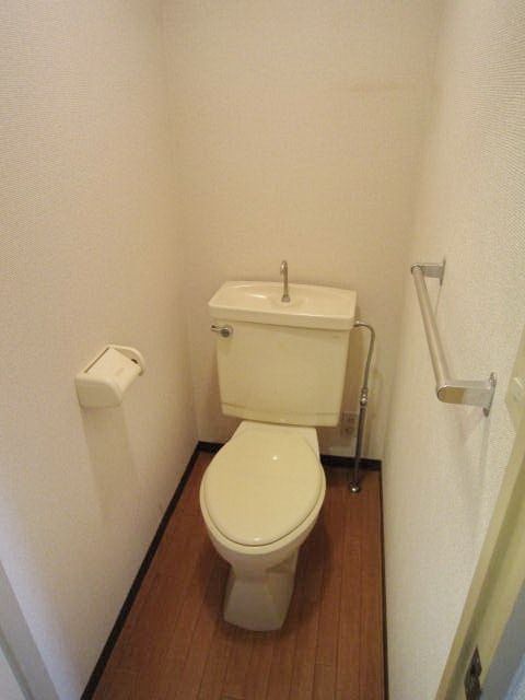 トイレ　☆温水洗浄便座に変更済み☆☆