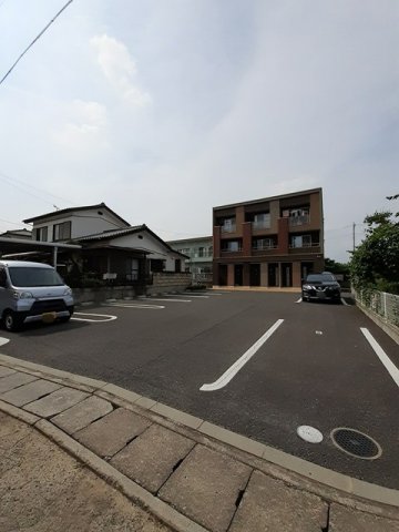 駐車場　駐車スペースもあります