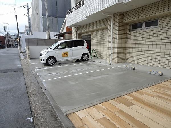 駐車場　駐車場！