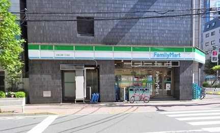コンビニ　ファミリーマート 台東三筋一丁目店（コンビニ）まで114m