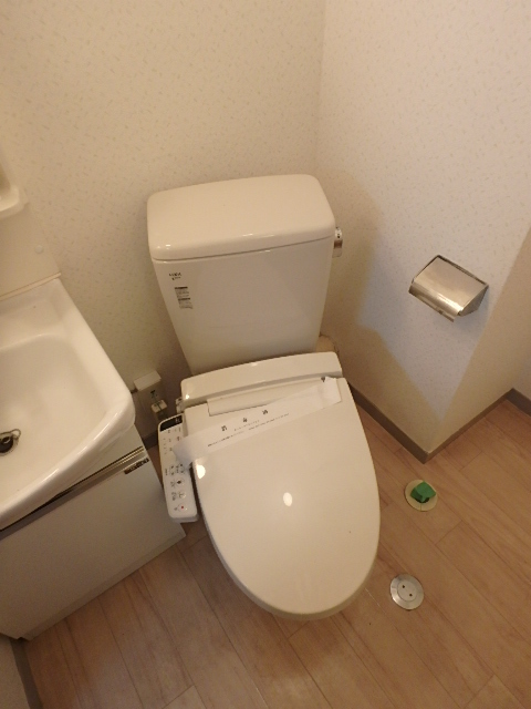 トイレ　シャワートイレ完備