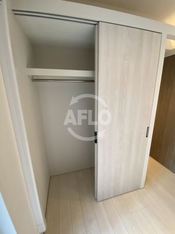 収納　アクアスイート南森町　クローゼット