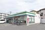 コンビニ　ファミリーマート坂戸花影町店（コンビニ）まで329m