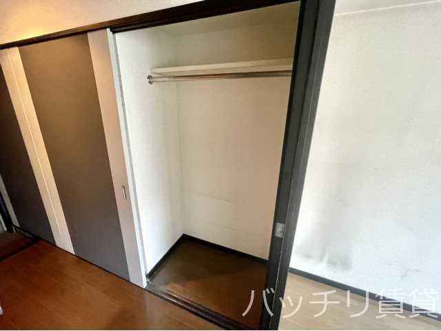 収納　画像は別号室の為、現状優先になります