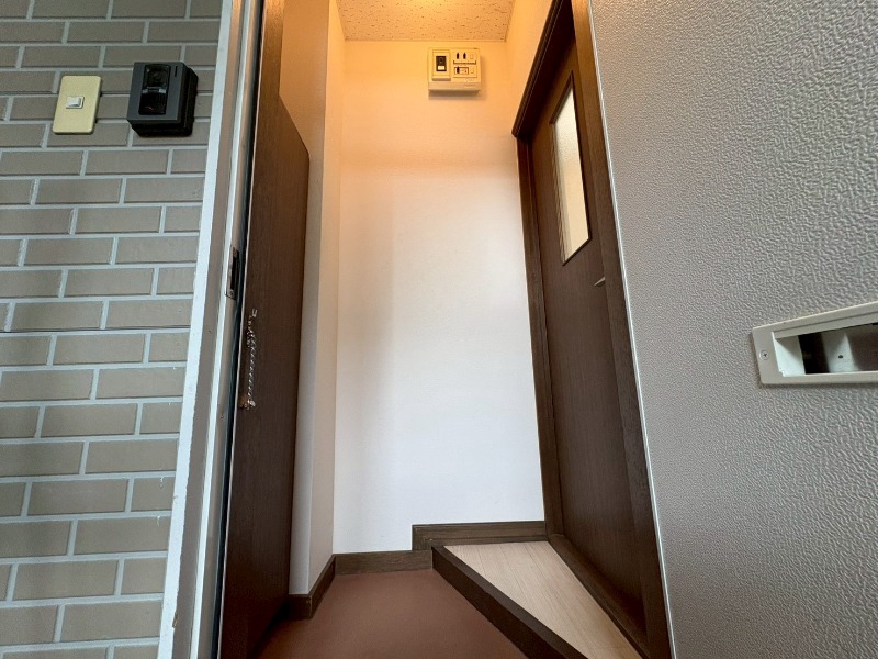 玄関　玄関の様子です。明るい印象ですね。気分もあがりそう。