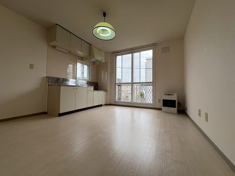 居室・リビング　広くてキレイなお部屋が広がっていて、充実した生活が送れそう。