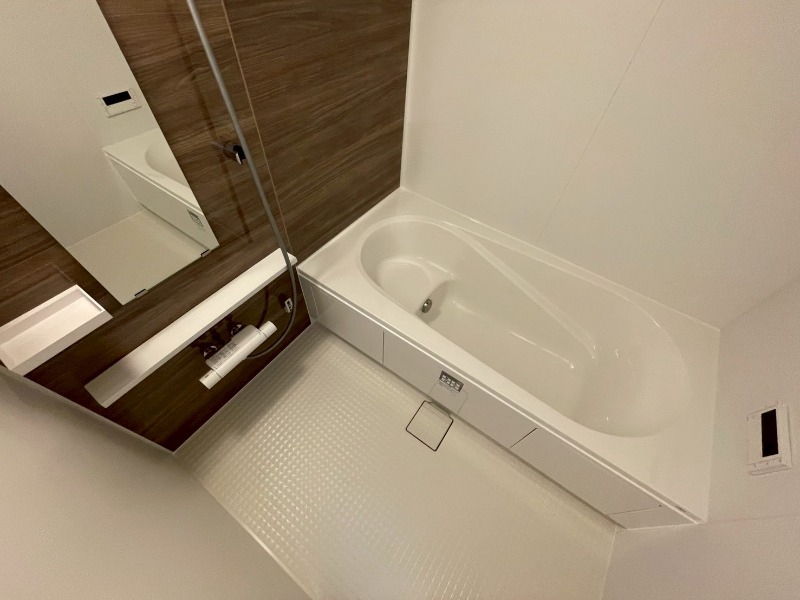バス・シャワールーム　お風呂になります。一日の疲れを癒してくださいね。