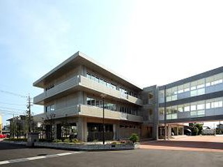 小学校　鵜坂小学校（小学校）まで482m