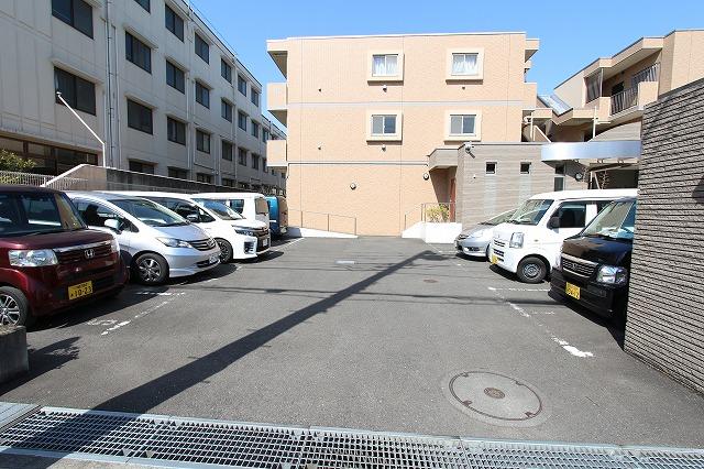 駐車場　敷地内駐車場