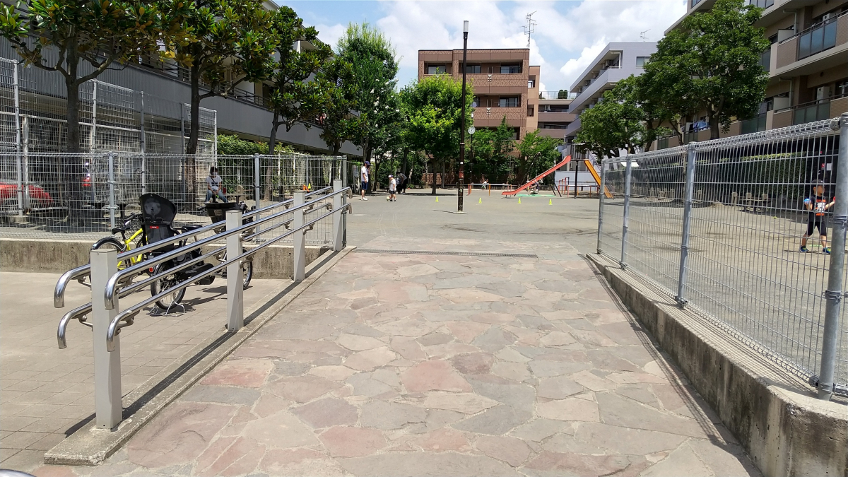 公園　新作公園（どんぐり公園）（公園）まで348m