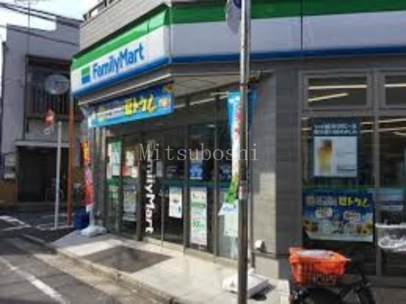 コンビニ　ファミリーマート幡ヶ谷本町店（コンビニ）まで198m