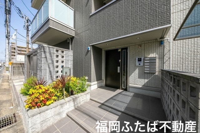 D-room博多駅南 弐番館の外観写真