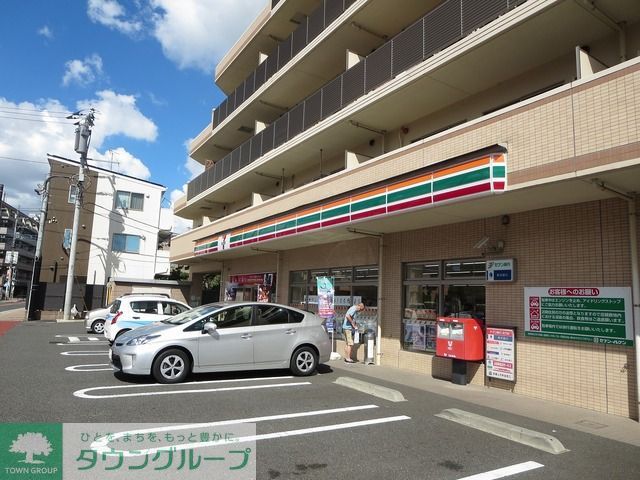 コンビニ　セブンイレブン（コンビニ）まで300m